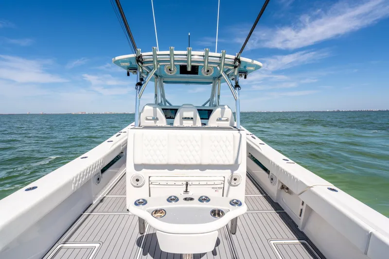  Yacht Photos Pics 2020 Front Runner 39 Center Console boat on open water under blue sky.