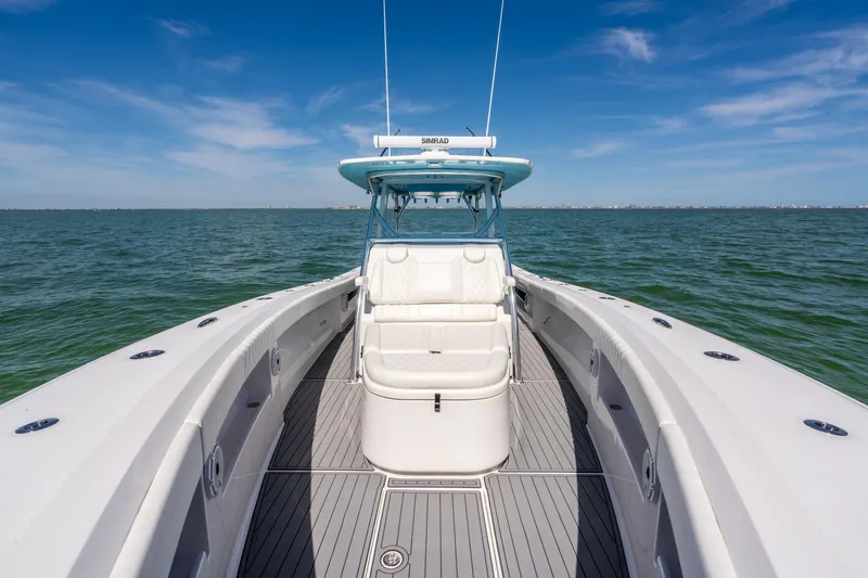  Yacht Photos Pics 2020 Front Runner 39 Center Console boat on open water under blue sky.