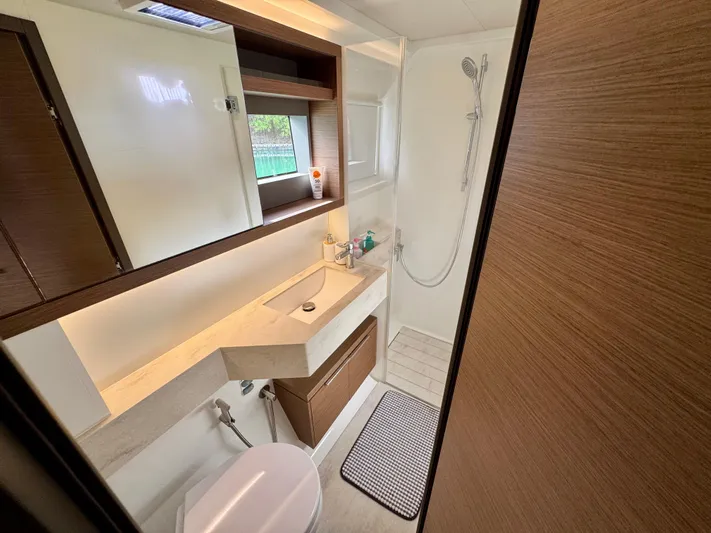 Promprang Yacht Photos Pics 