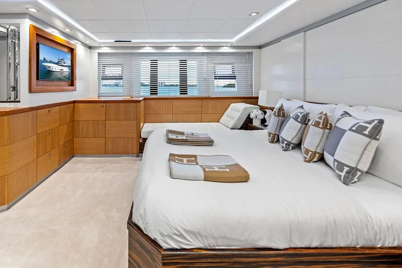 Greyt Escape Yacht Photos Pics 