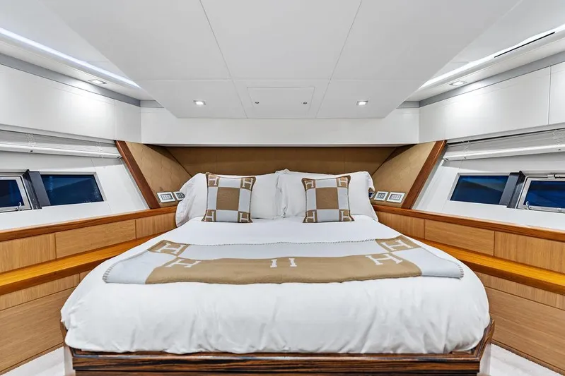 Greyt Escape Yacht Photos Pics 