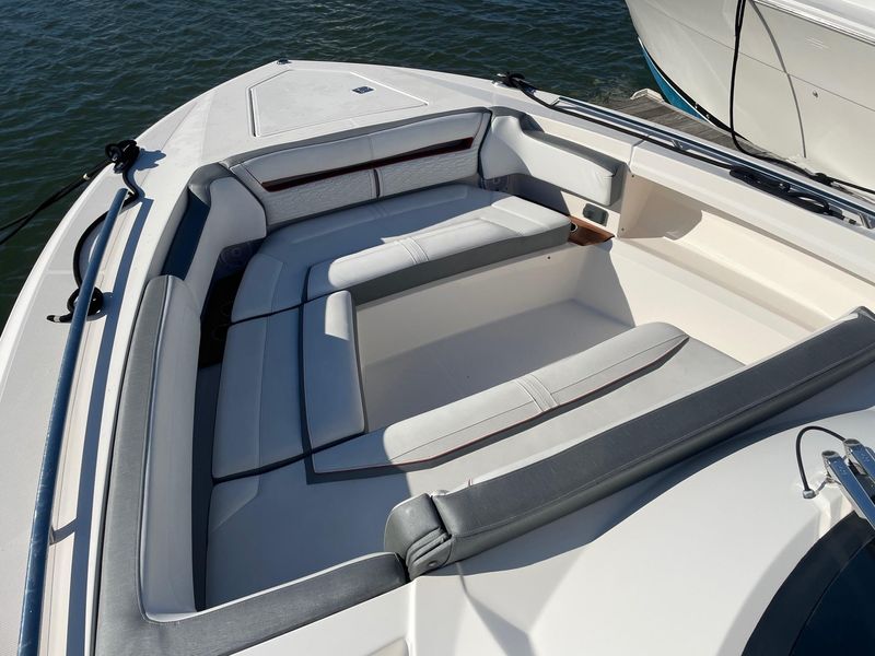 2019 Tiara Sport 38 LS