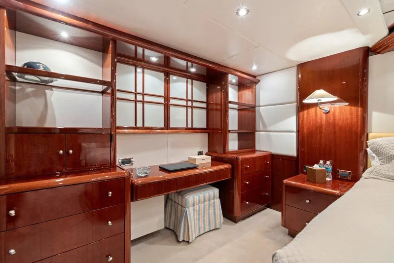 Fomo2 Yacht Photos Pics Lazzara 80 Fomo2 - Master Stateroom, Storage