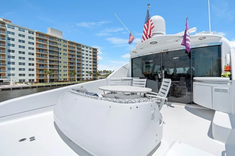Fomo2 Yacht Photos Pics Lazzara 80 Fomo2 - Bridge Deck Seating and Table