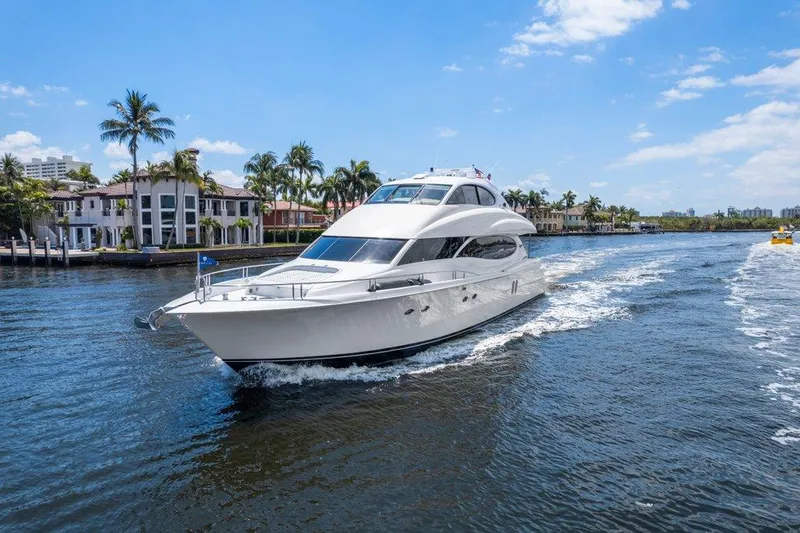 Fomo2 Yacht Photos Pics Lazzara 80 Fomo2 - Profile