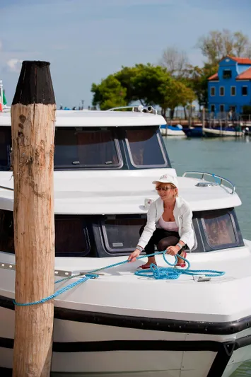 Houseboat Minuetto 6 Yacht Photos Pics 