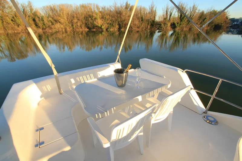 Houseboat Minuetto 6 Yacht Photos Pics 