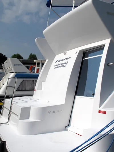 Houseboat Minuetto 6 Yacht Photos Pics 