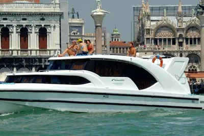 2009 Houseboat Houseboat Minuetto