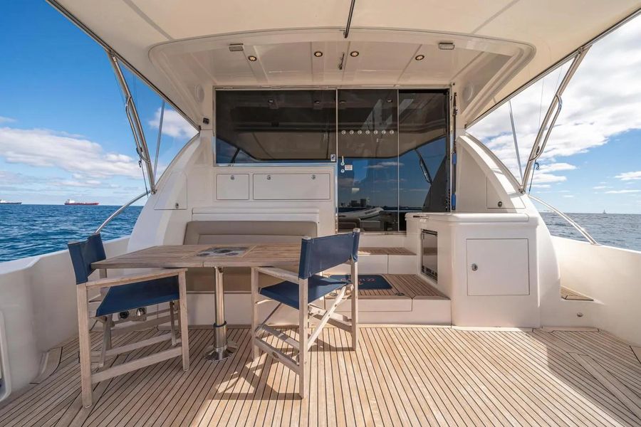 2016 Riviera 52 Enclosed Flybridge