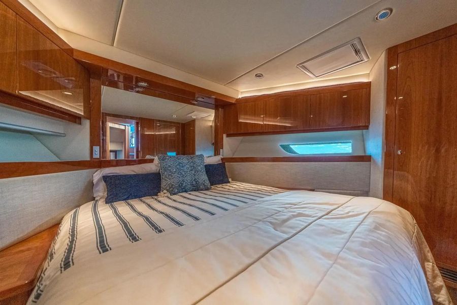 2016 Riviera 52 Enclosed Flybridge