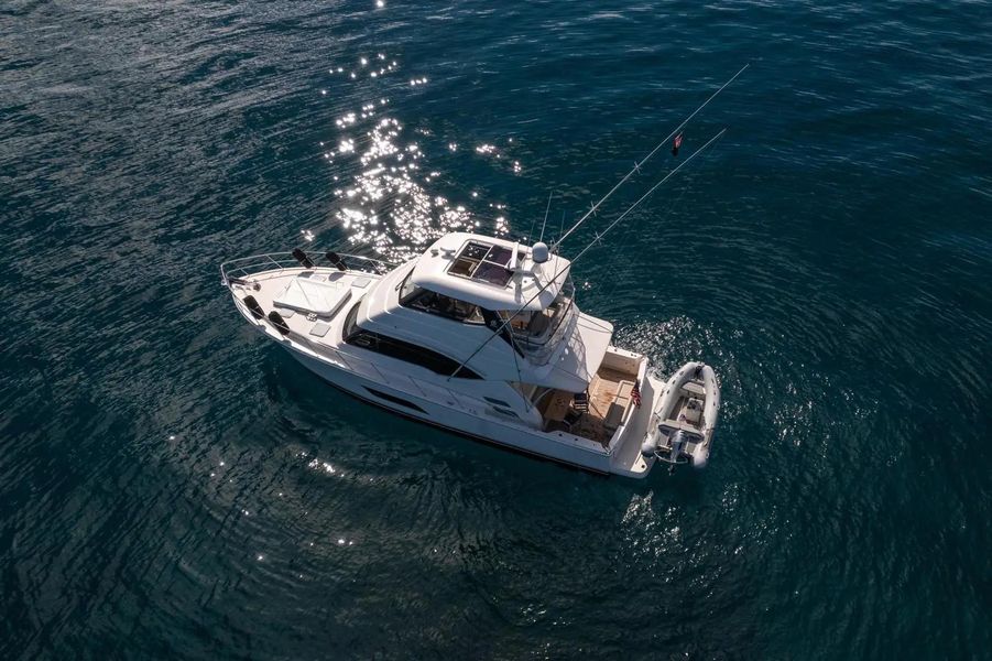 2016 Riviera 52 Enclosed Flybridge