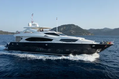Sunseeker 30M Yacht