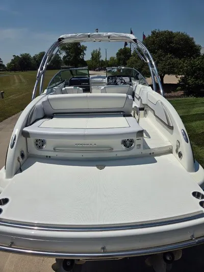  Yacht Photos Pics 2016 Formula 290 Bowrider boat with spacious seating and sleek design.