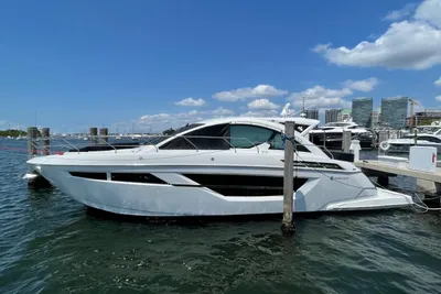 Cruisers Yachts 50 Cantius