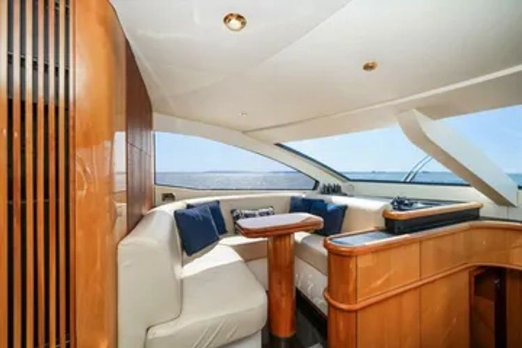 2005 Sunseeker 82 