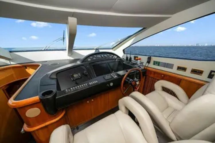 2005 Sunseeker 82 