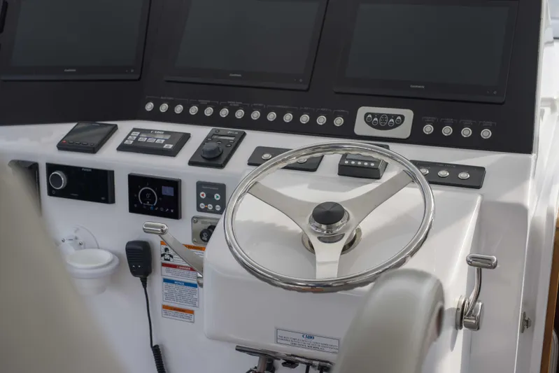 Justice Yacht Photos Pics Cabo 41 Justice - Exterior Helm