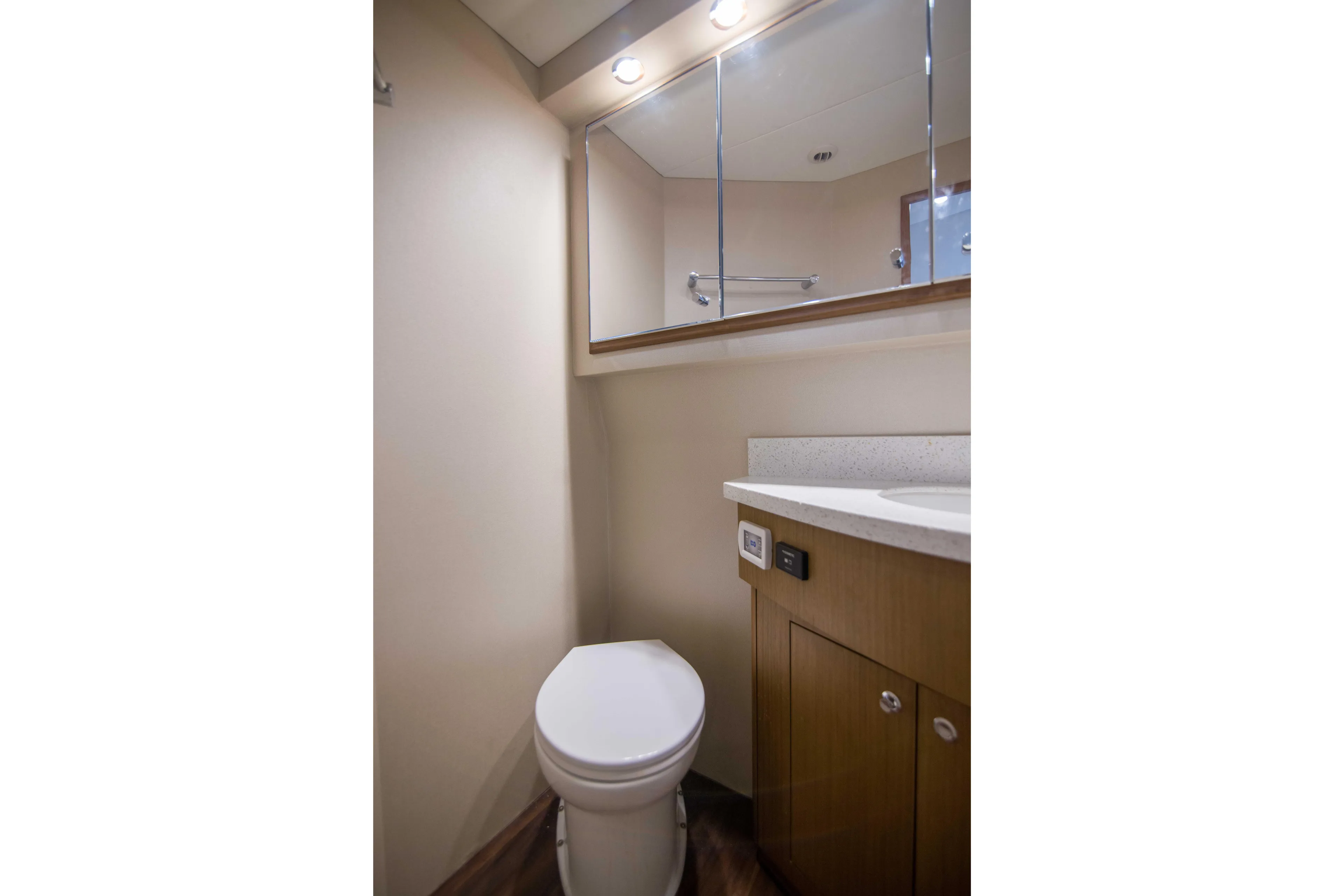 Justice Yacht Photos Pics Cabo 41 Justice - Interior Head