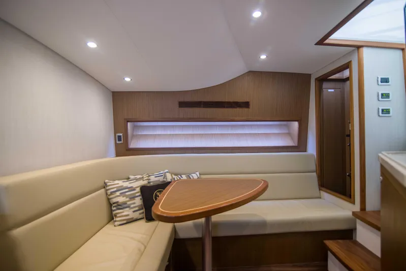 Justice Yacht Photos Pics Cabo 41 Justice - Interior Cabin