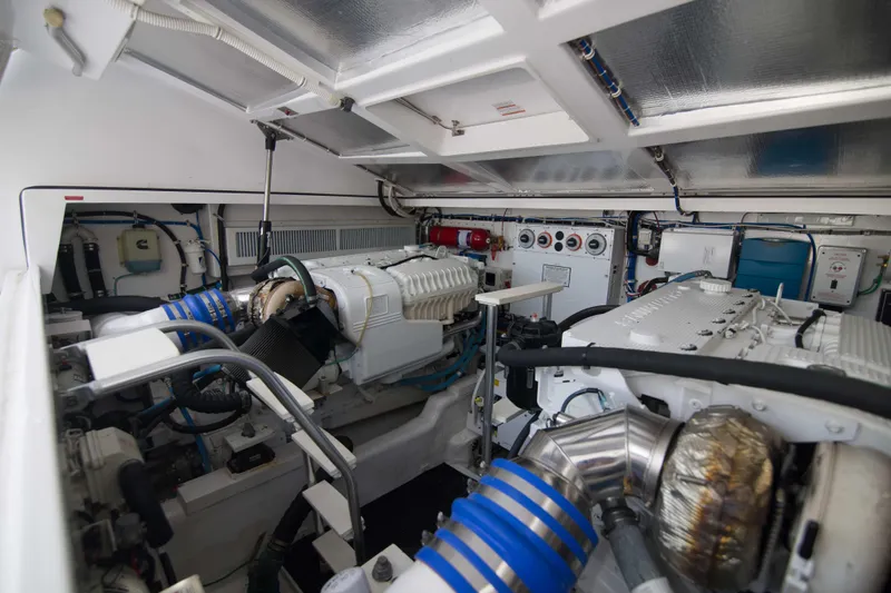 Justice Yacht Photos Pics Cabo 41 Justice - Engine Room