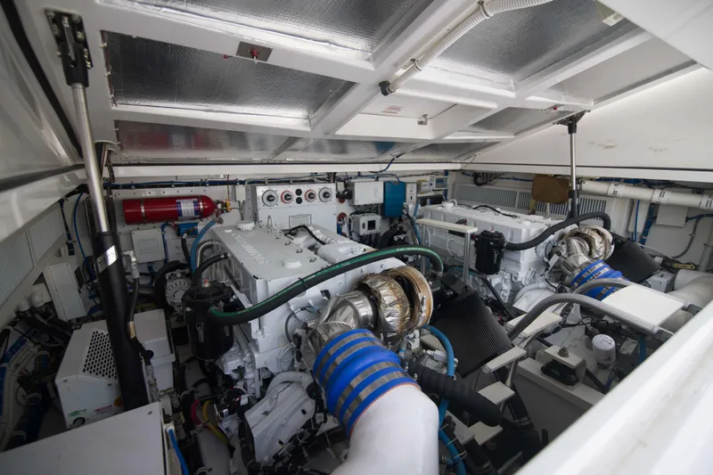 Justice Yacht Photos Pics Cabo 41 Justice - Engine Room