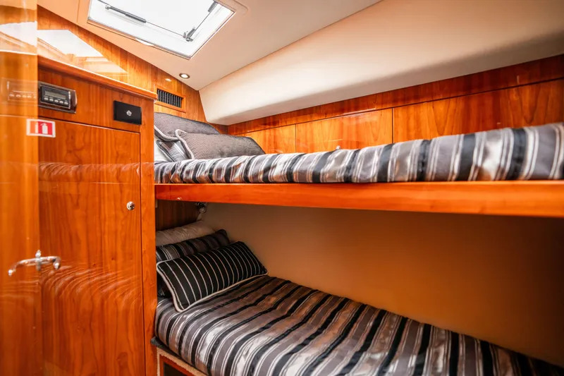 Riviera 61 Enclosed Flybridge Yacht Photos Pics 