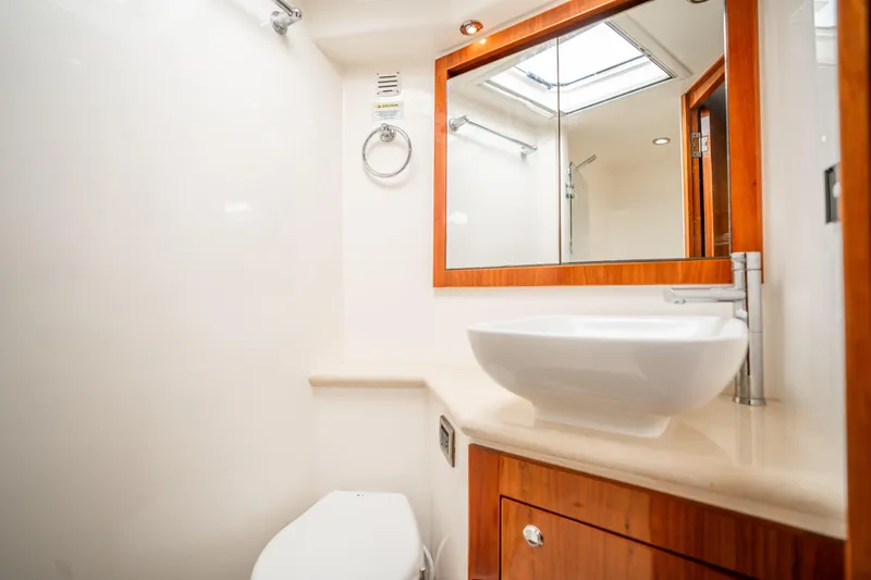 Riviera 61 Enclosed Flybridge Yacht Photos Pics 