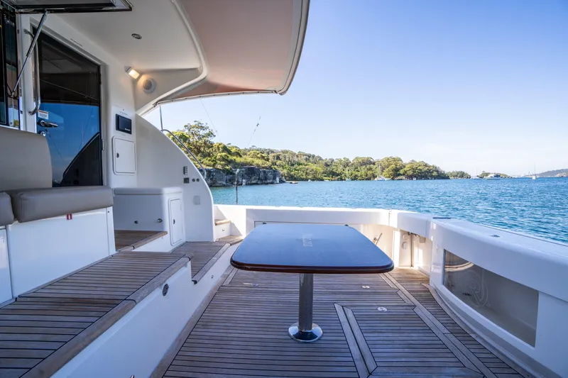 Riviera 61 Enclosed Flybridge Yacht Photos Pics 