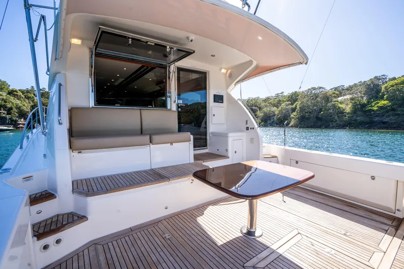 Riviera 61 Enclosed Flybridge Yacht Photos Pics 