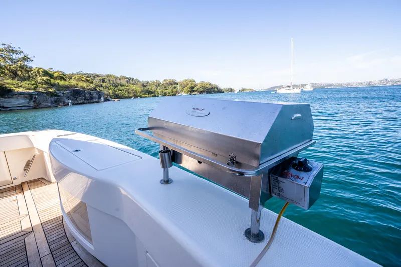 Riviera 61 Enclosed Flybridge Yacht Photos Pics 