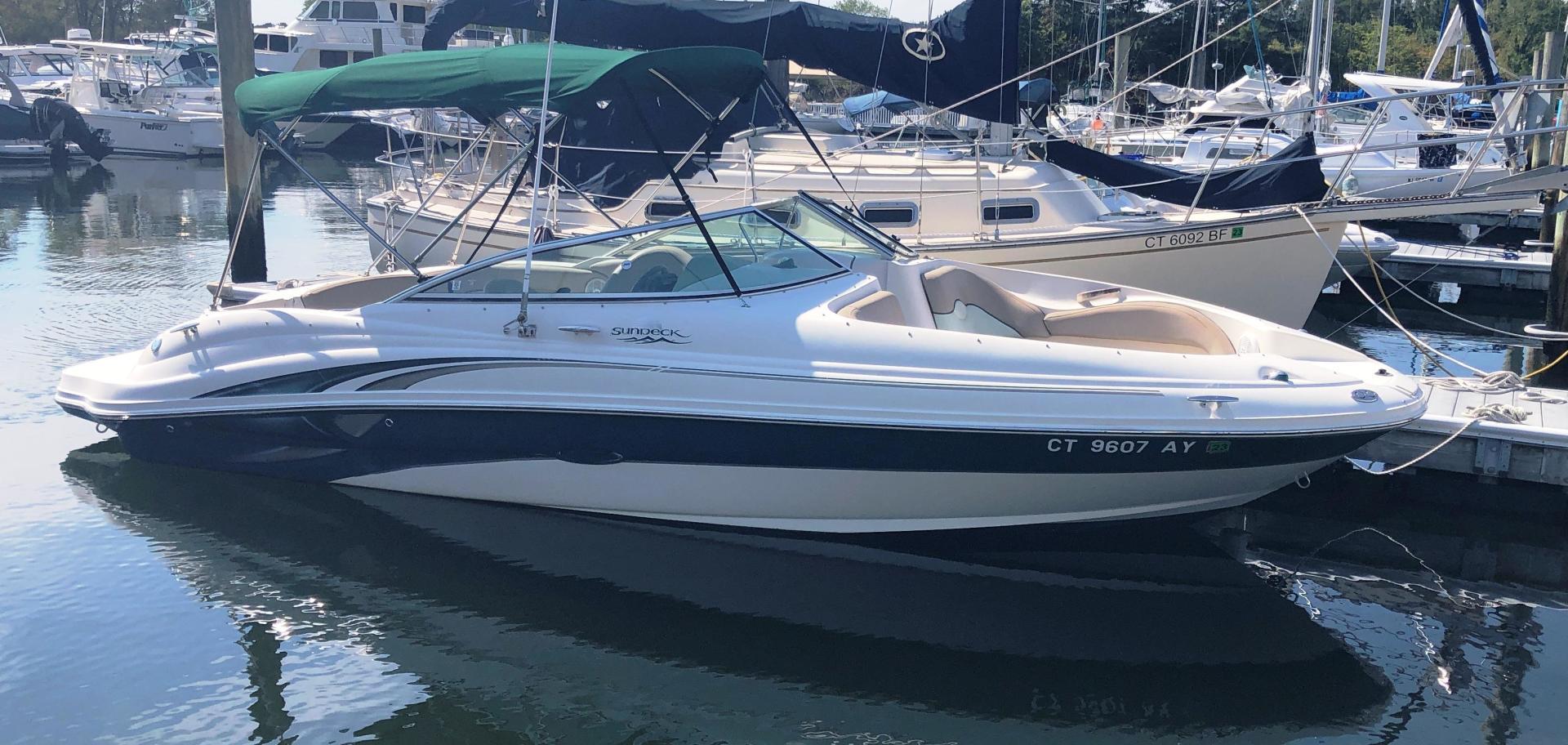 2003 Sea Ray 220 Sundeck Bowrider for sale - YachtWorld