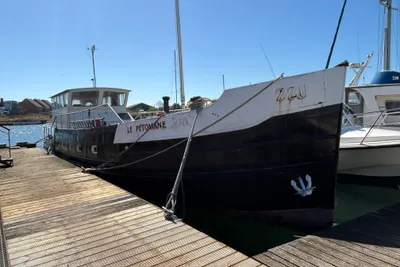 1911 Dutch Barge 58' Houseboat