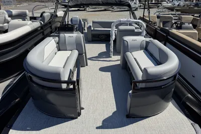 Avalon Venture 85 23 REAR BENCH