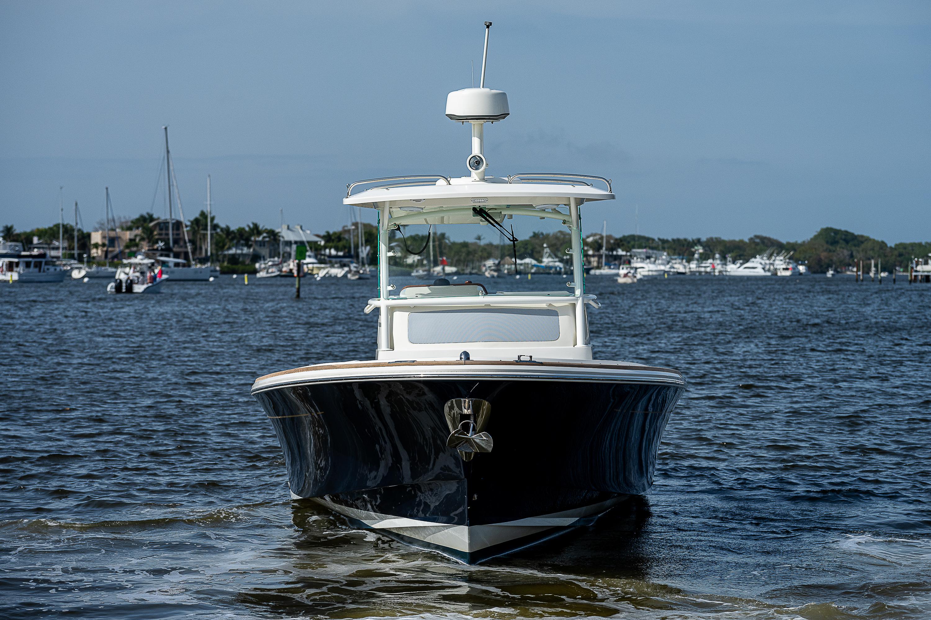 hunt yachts 32 center console