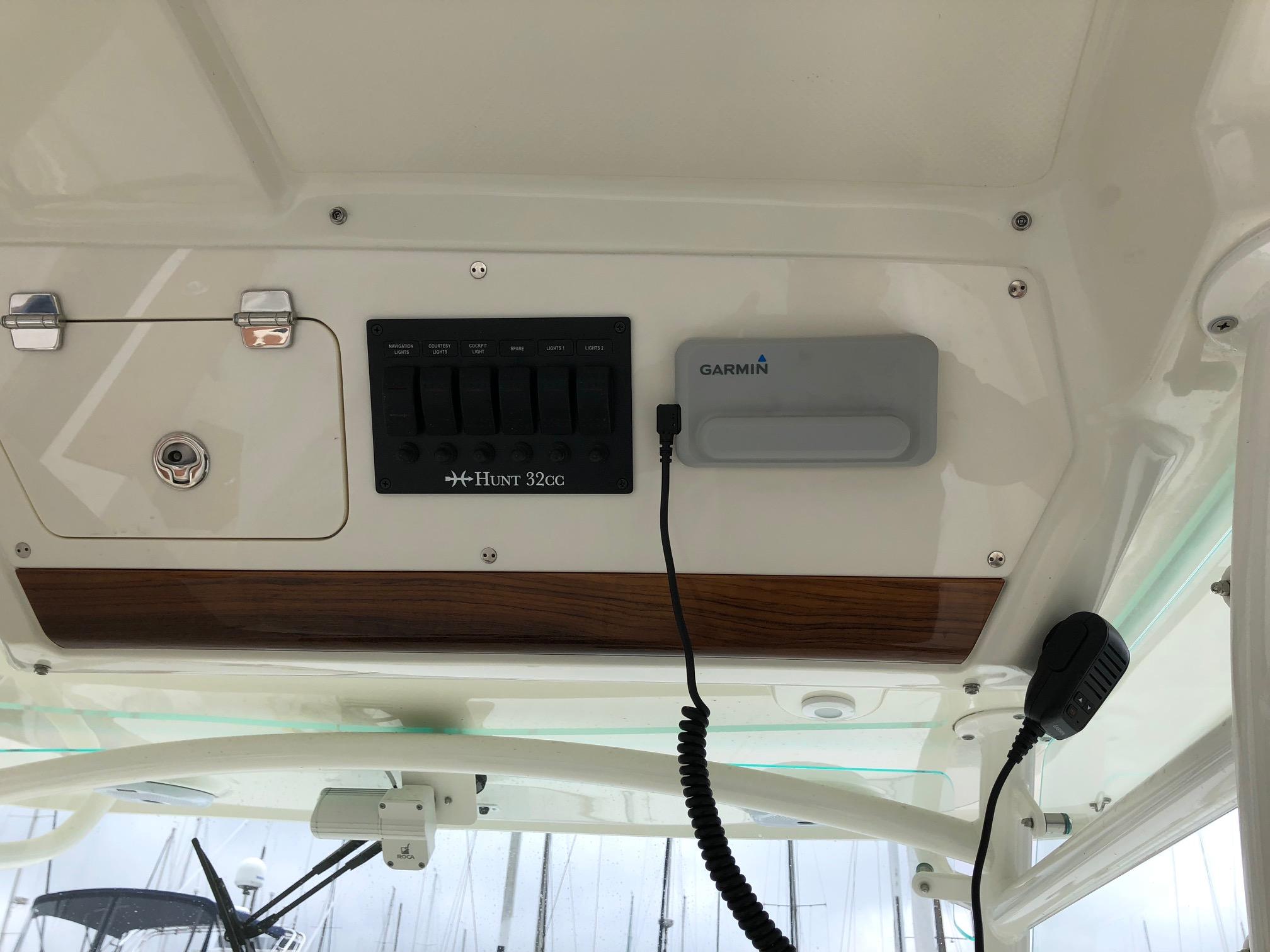 hunt yachts 32 center console