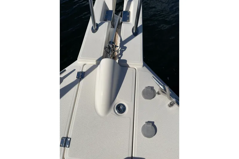 Perseus Yacht Photos Pics 2008 Mainship 34 Trawler Hardtop bow deck with anchor and cleats.