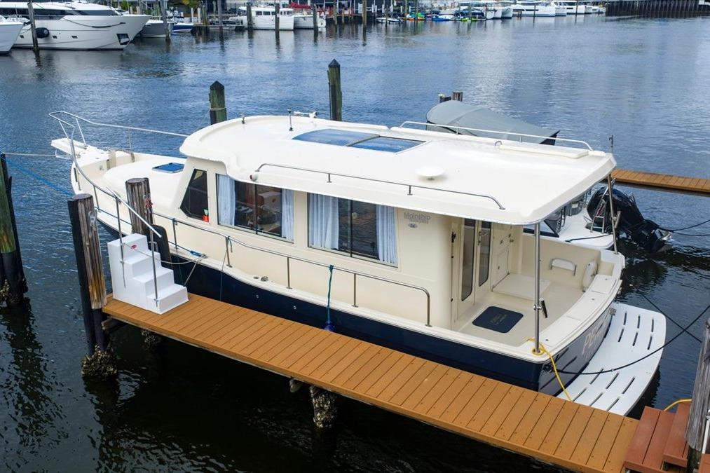 2008 Mainship 34 Trawler Hardtop