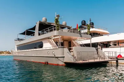 Custom Commercial Yacht 103