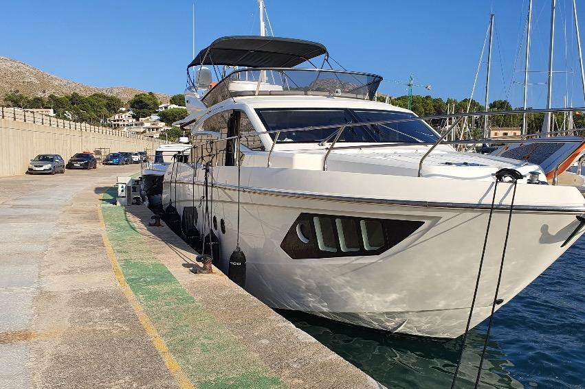 2016 Absolute 52 FLY