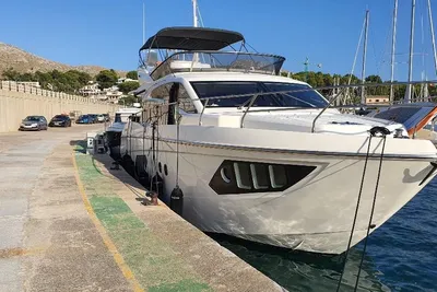 2016 Absolute 52 FLY