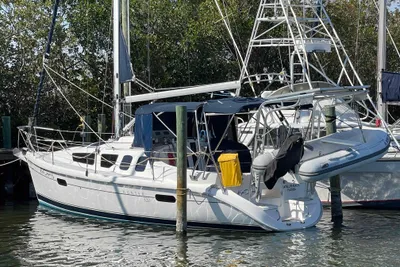 Hunter 320