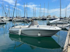 Jeanneau Cap Camarat 7.5 CC