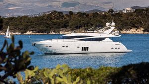 2009 Princess 85 #12