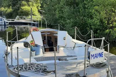 1993 Custom First 26 (Masse fixe fluvial)