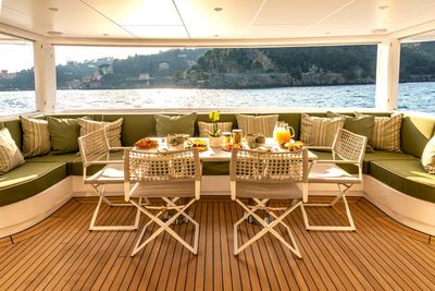 Yacht