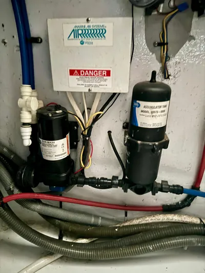 Martin Yacht Photos Pics Marine air system components in a 2002 Luhrs 36 Convertible boat.