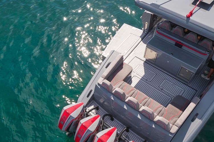 2024 Midnight Express 52 