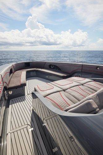 2024 Midnight Express 52 