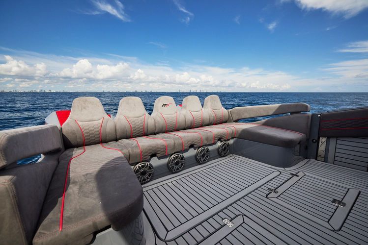 2024 Midnight Express 52 